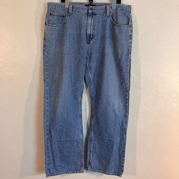 Tommy Hilfiger‎ Jeans Light Wash Blue Denim Relaxed Fit - Picture 1 of 5